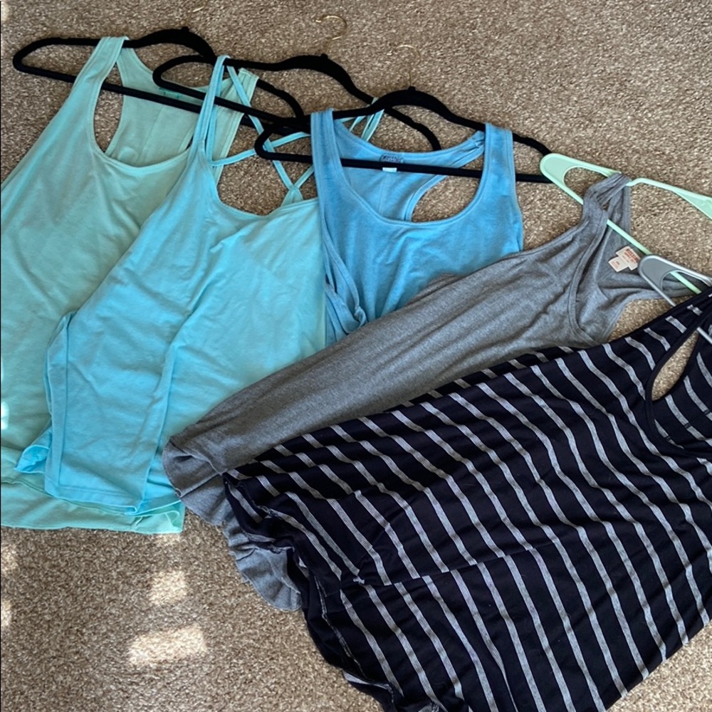Mossimo tank top lot